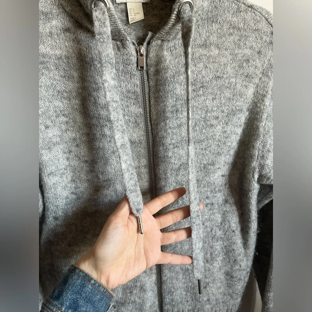 H&M Wool-Blended Gray Zip-Up Hoodie - Picture 4 of 10